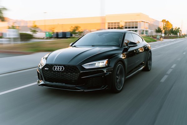 Smart Mirrors: Revolutionieren sie das Einkaufserlebnis und personalisieren Modegeschäfte für Kunden?